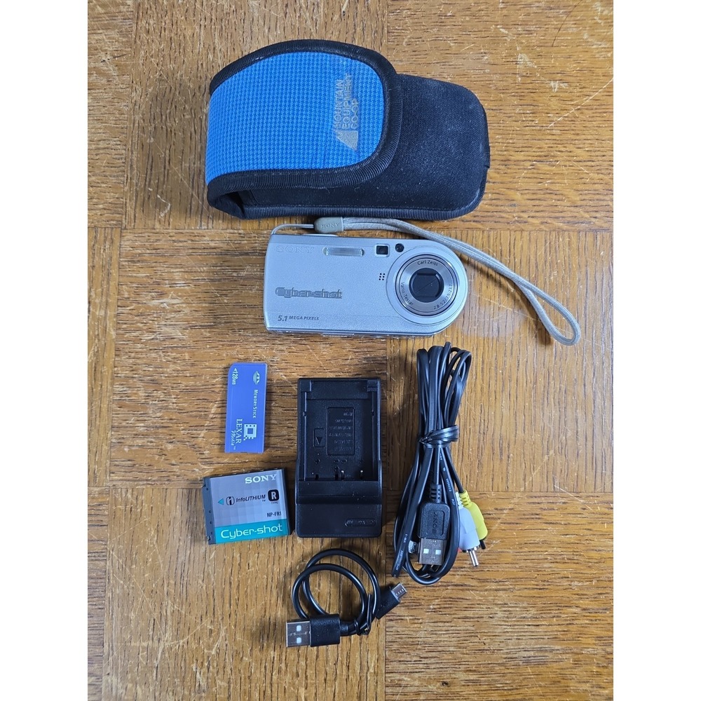 Sony Cybershot DSC-P100 5.1MP Compact Digital Camera TESTED w/ Battery & Charger